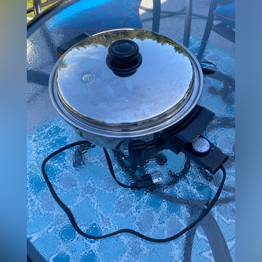 Saladmaster 11” Electric Skillet with Lid
